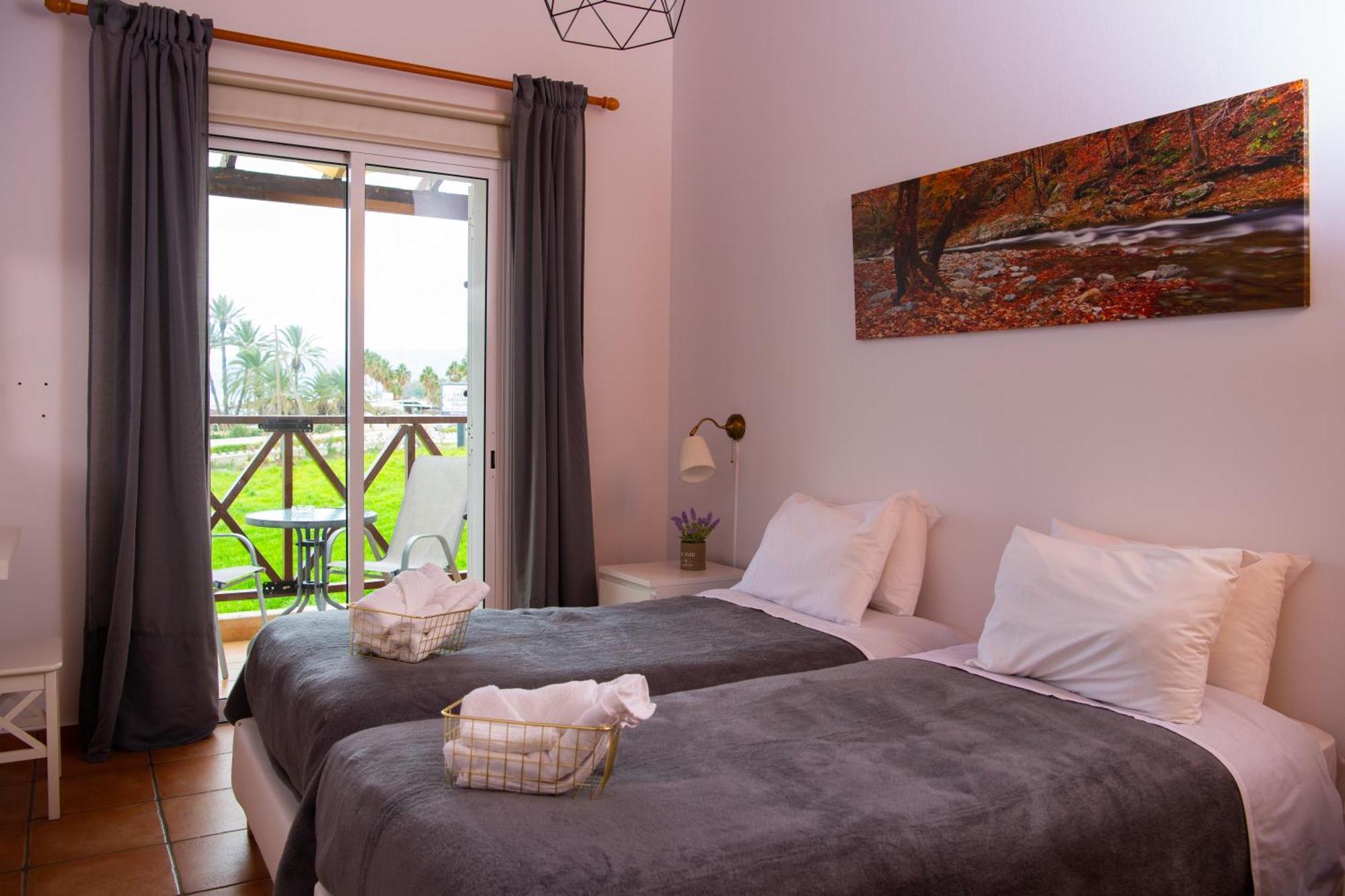Path Latchi Beachfront Apartments Exterior photo